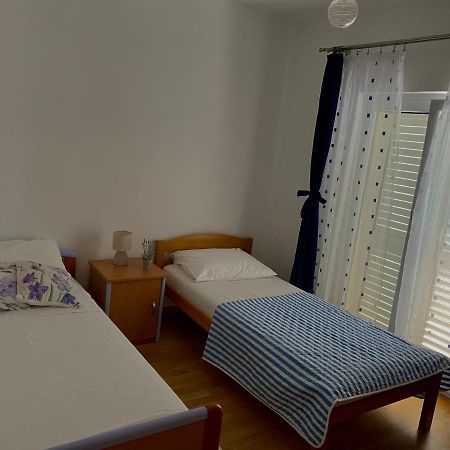 Ferienwohnung Apartman Nives Trogir Exterior foto